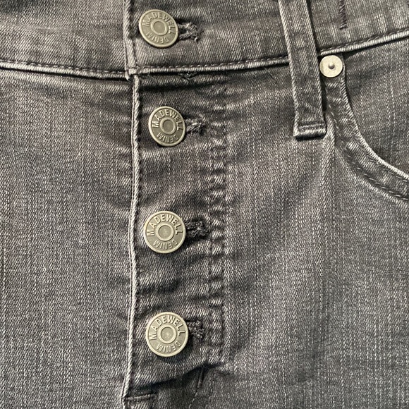 Madewell Black 10” High- Rise Skinny with Buttons and Raw Hem.  Size 29p - Picture 3 of 6